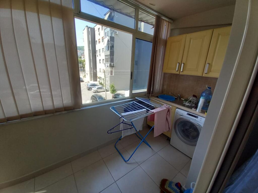 An apartment 2+1 is offered on Irfan Tomini Street.