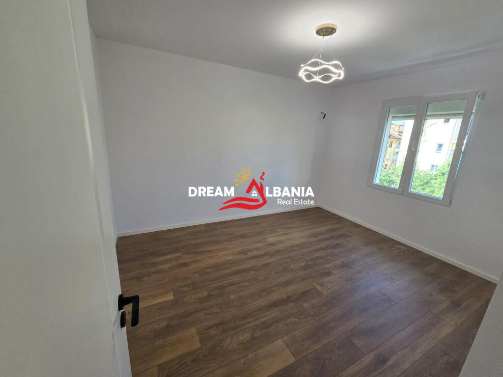 2+1+2 WC apartment for sale in Myslym Shyr, near Pjeter Budi School in Tirana (ID 4129523)
