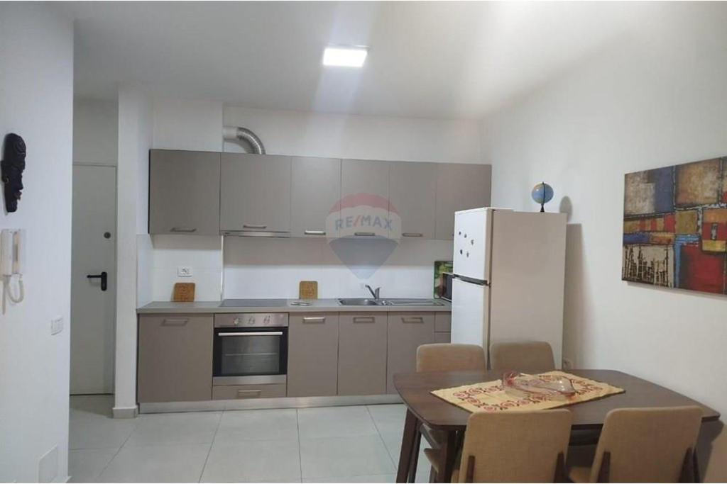 APARTAMENT 1+1 PER QIRA TE KOMPLEKSI KONTAKT
