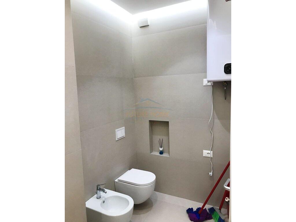 For sale apartment 2+1+2 Pazari i Ri