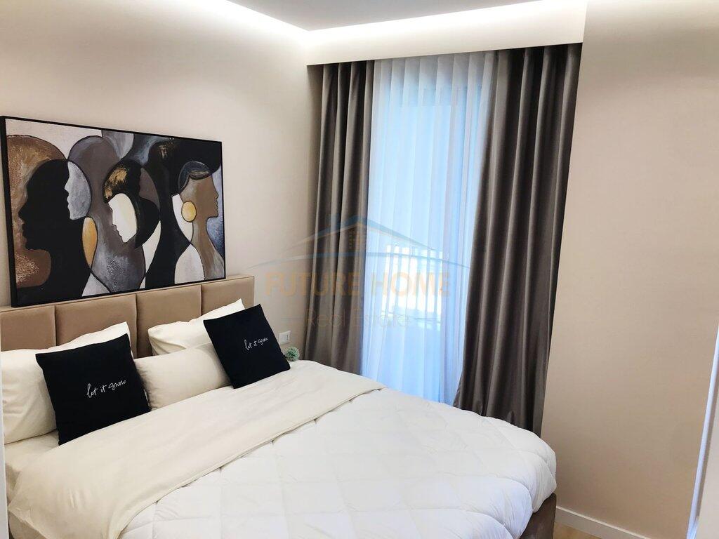 For sale apartment 2+1+2 Pazari i Ri