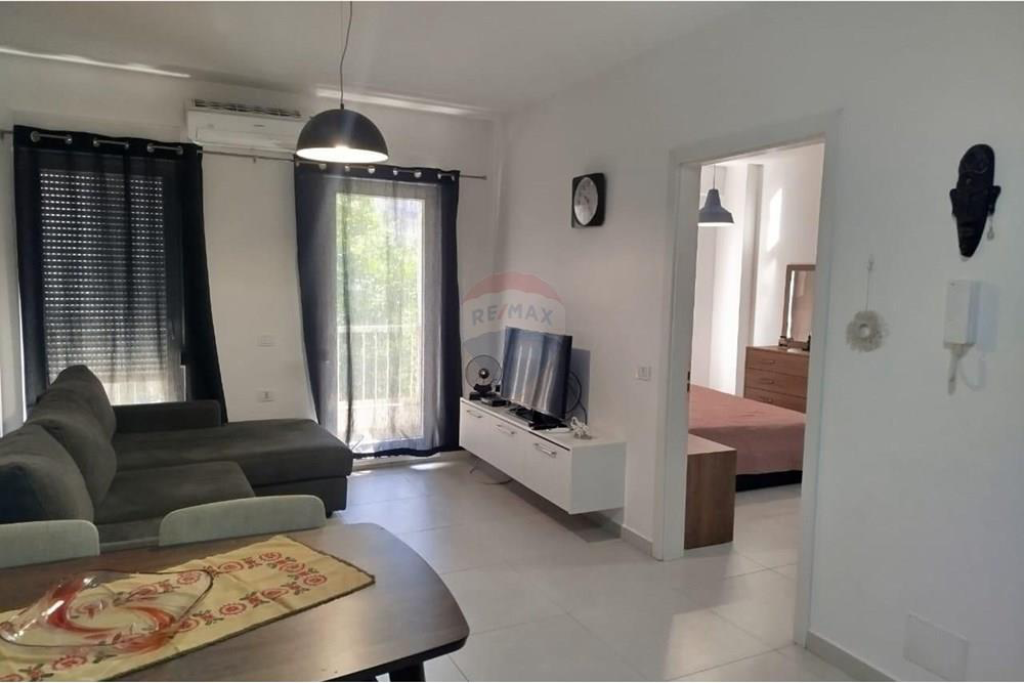 APARTAMENT 1+1 PER QIRA TE KOMPLEKSI KONTAKT