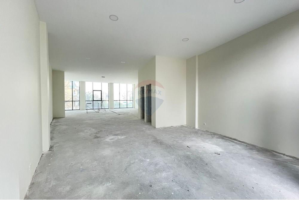 Ofrojme dyqan per qira tek Lake View Residences!