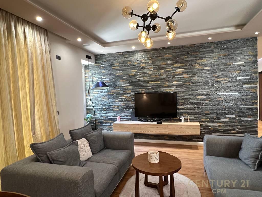 2+1 apartment for rent at Liqeni i Thate!