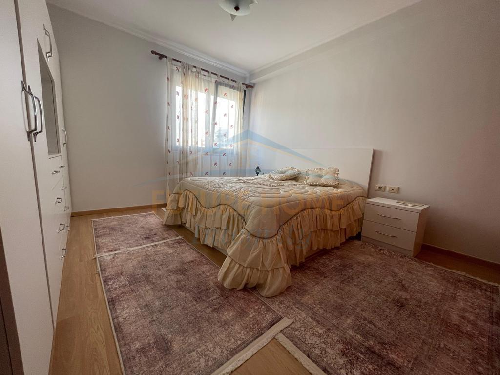 Qera, Apartament 3+1+2, Xhamia e Tabakëve, Tiranë.