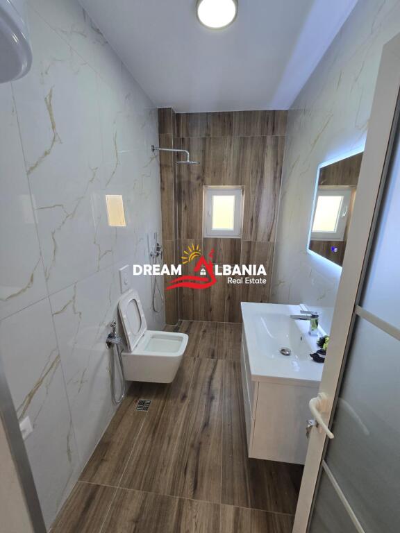 2+1+2 WC apartment for sale in Myslym Shyr, near Pjeter Budi School in Tirana (ID 4129523)