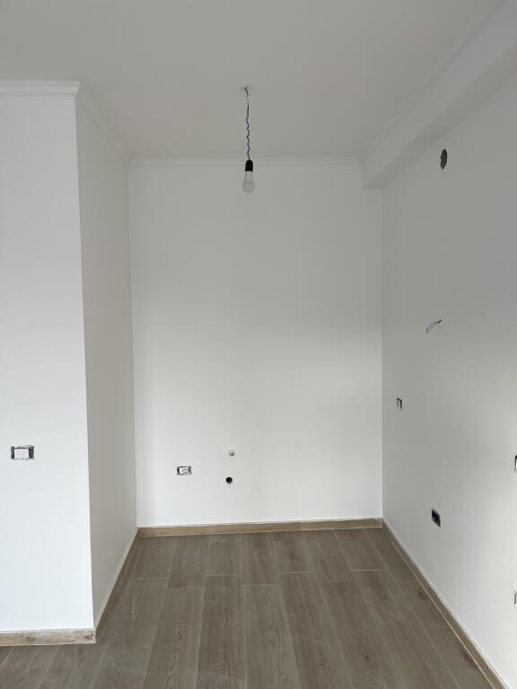 Shitet apartament 2+1+2 Astir