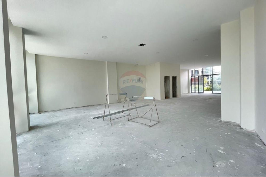 Ofrojme dyqan per qira tek Lake View Residences!