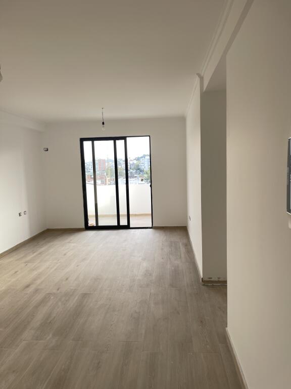 Shitet apartament 2+1+2 Astir