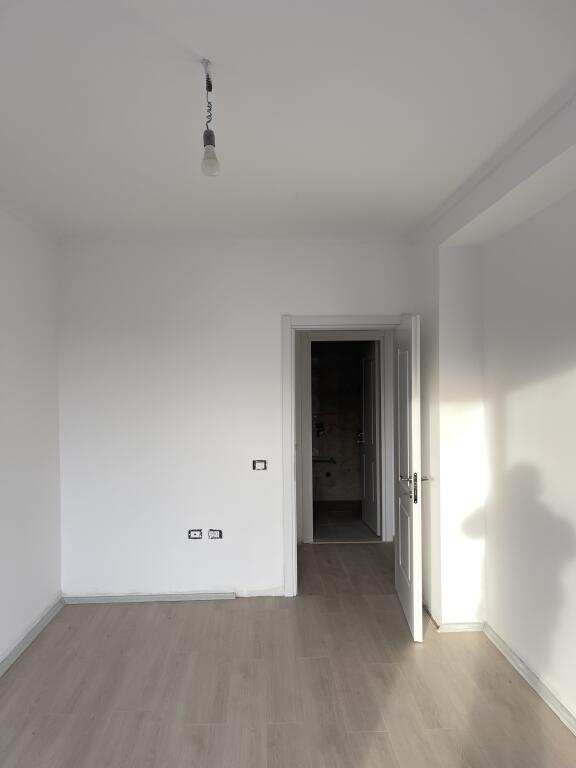 Shitet apartament 2+1+2 Astir