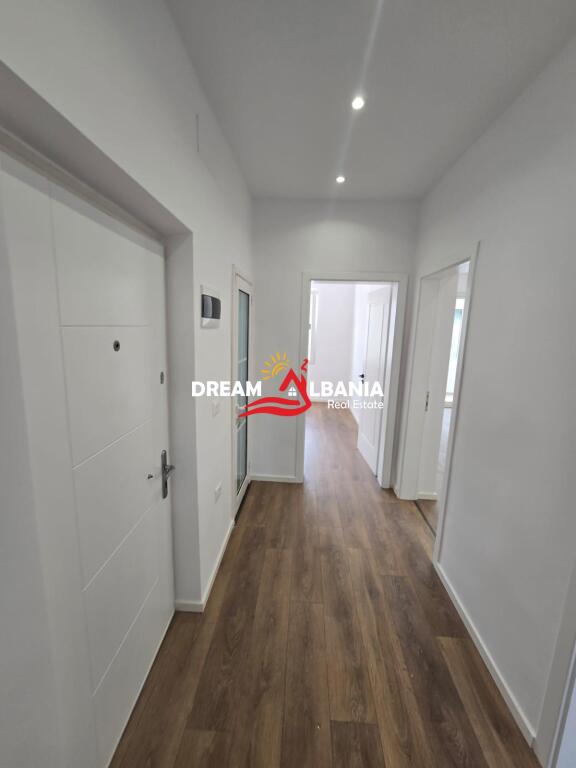 2+1+2 WC apartment for sale in Myslym Shyr, near Pjeter Budi School in Tirana (ID 4129523)
