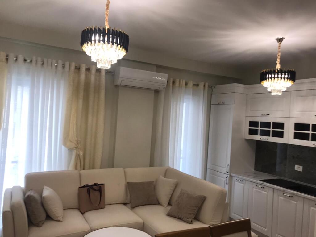 Jepet Me Qera Apartament 2+1+1 Ballkon