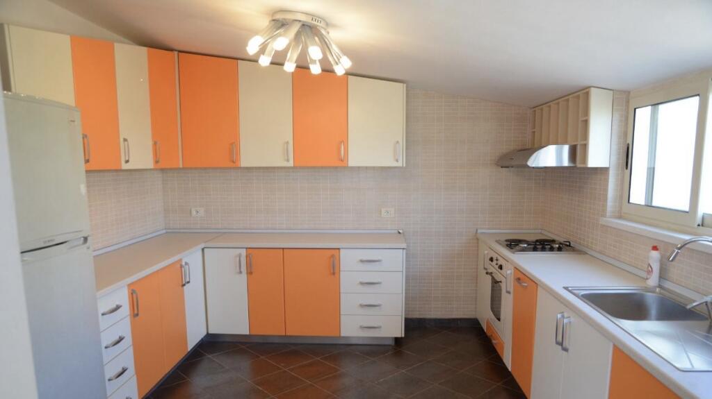 In Affitto Appartamento 4+1+3 Bagni + 2 Balconi