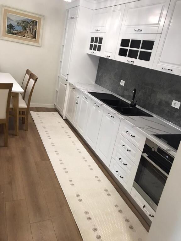 Jepet Me Qera Apartament 2+1+1 Ballkon