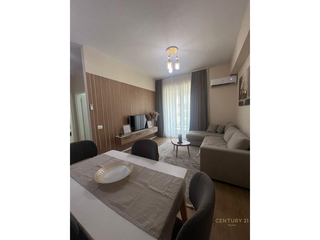 For sale 2+1+2 + Parking Space (With Extra Price) on Siri Kodra Street