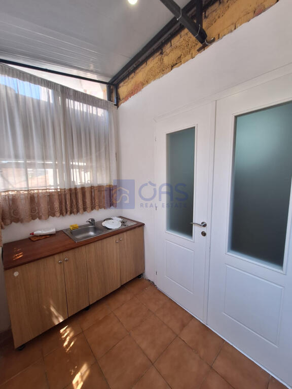 An apartment 1+1 is for rent on Barrikadave Street.