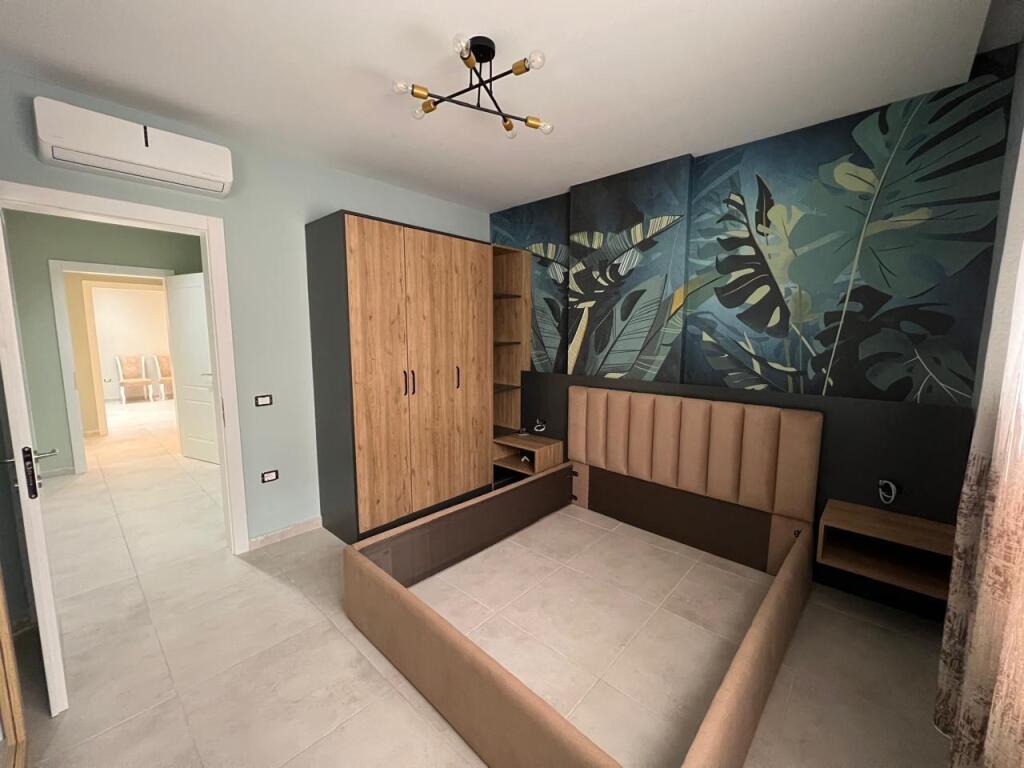 Shitet apartament 2+1+parkim tek Green City.