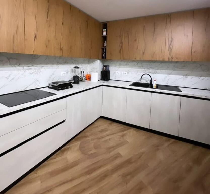 Fusha e Aviacionit, REZIDENCE TURDIU shesim super apartament! 2+1+2+ambient gatimi.
