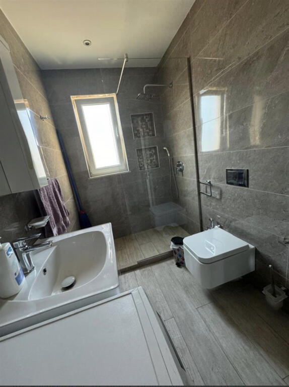 1+1 apartment for rent at 21 Dhjetori!