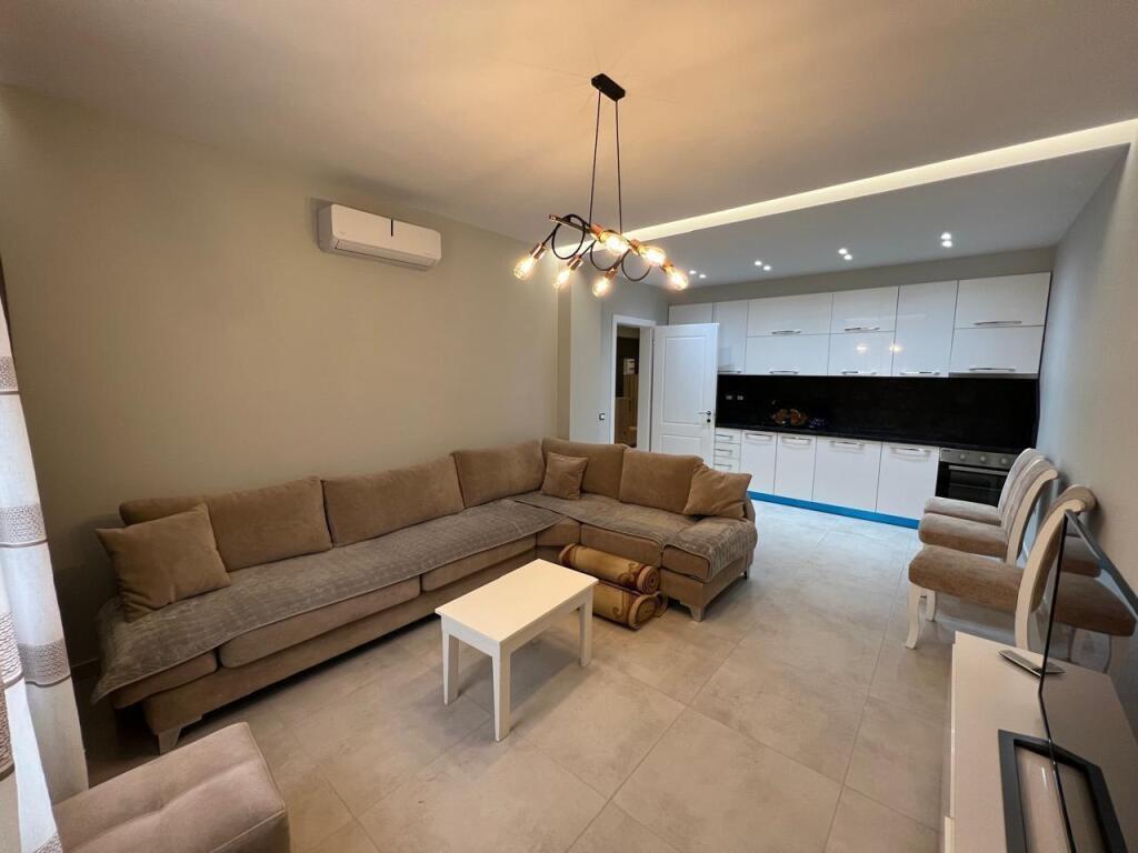 Shitet apartament 2+1+parkim tek Green City.