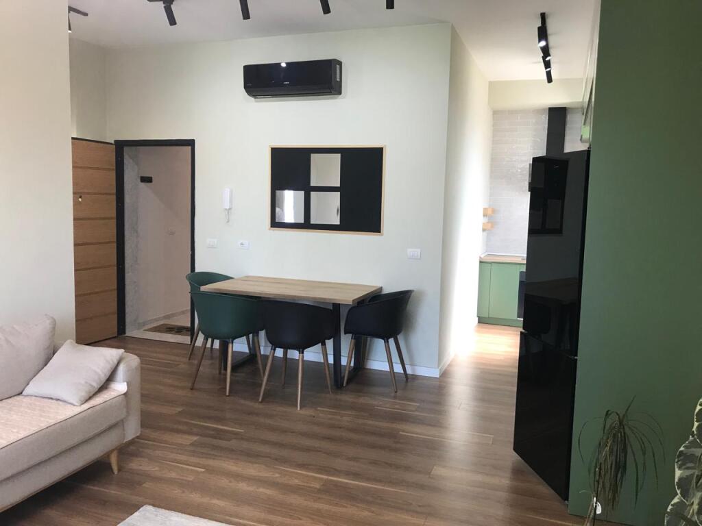 Modern 2+1+2 apartment for rent on Rruga e Kosovarëve!