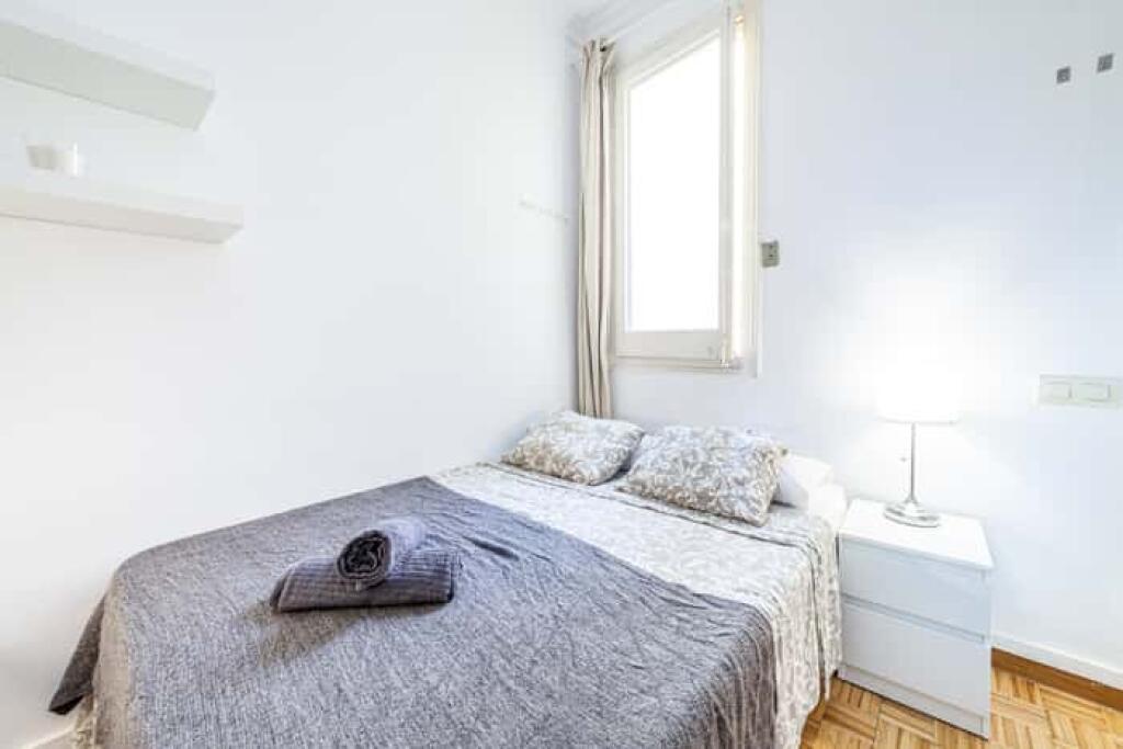 Apartment for Rent 2+1 at 21-Dhjetori (ID B221318) Tirana.