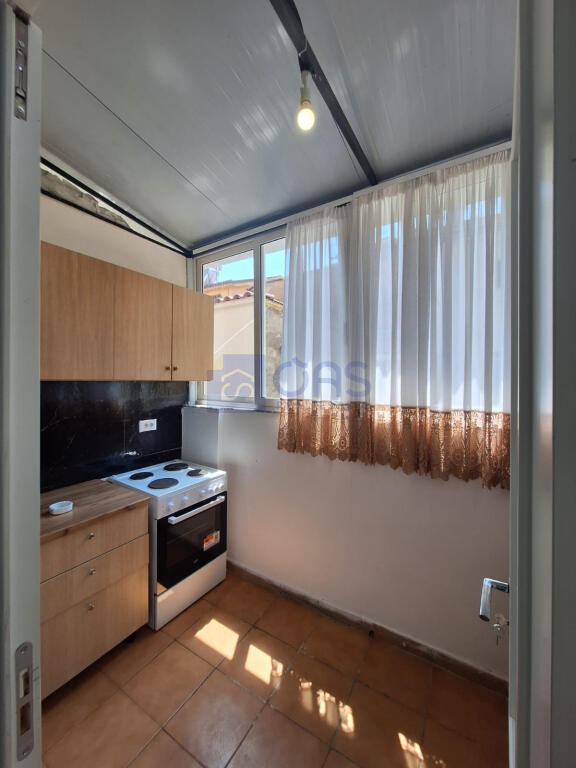 An apartment 1+1 is for rent on Barrikadave Street.