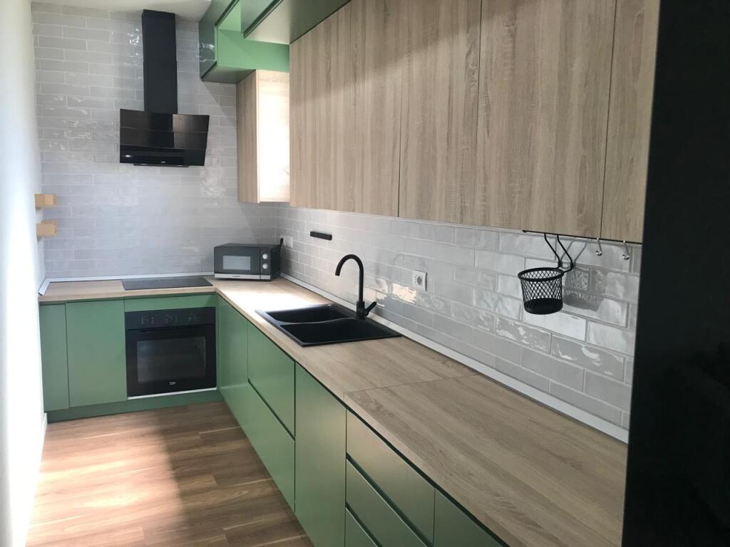 Modern 2+1+2 apartment for rent on Rruga e Kosovarëve!