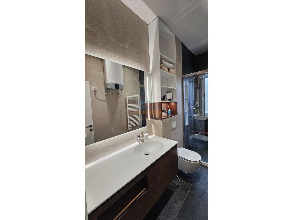 Shitet, Apartament 3+1+2, Liqeni i Thate, Tirane