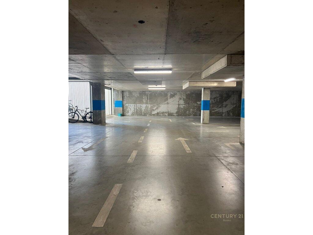 For sale 2+1+2 + Parking Space (With Extra Price) on Siri Kodra Street