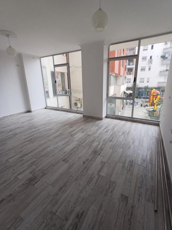 Okazion!!!! Shiten 3 apartamente ne Astir (2 apartamente 1+1 dhe nje apartament 2+1) + post parkimi 30 m2