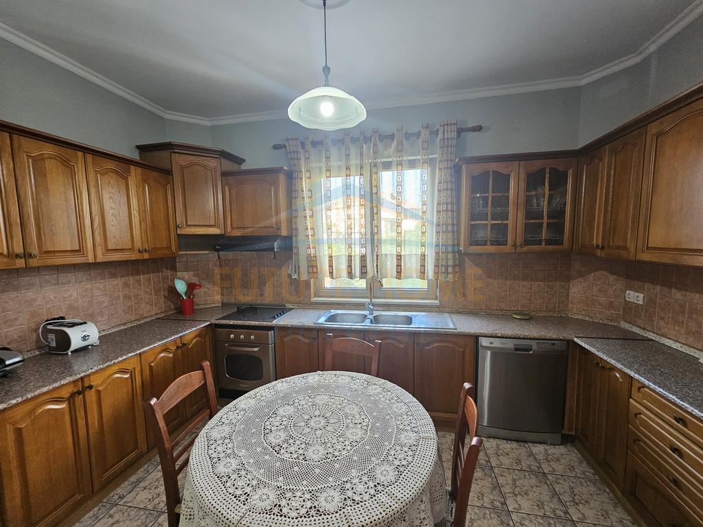 Rent, Apartment 3+1+2, Former Electric Market, Tirana.