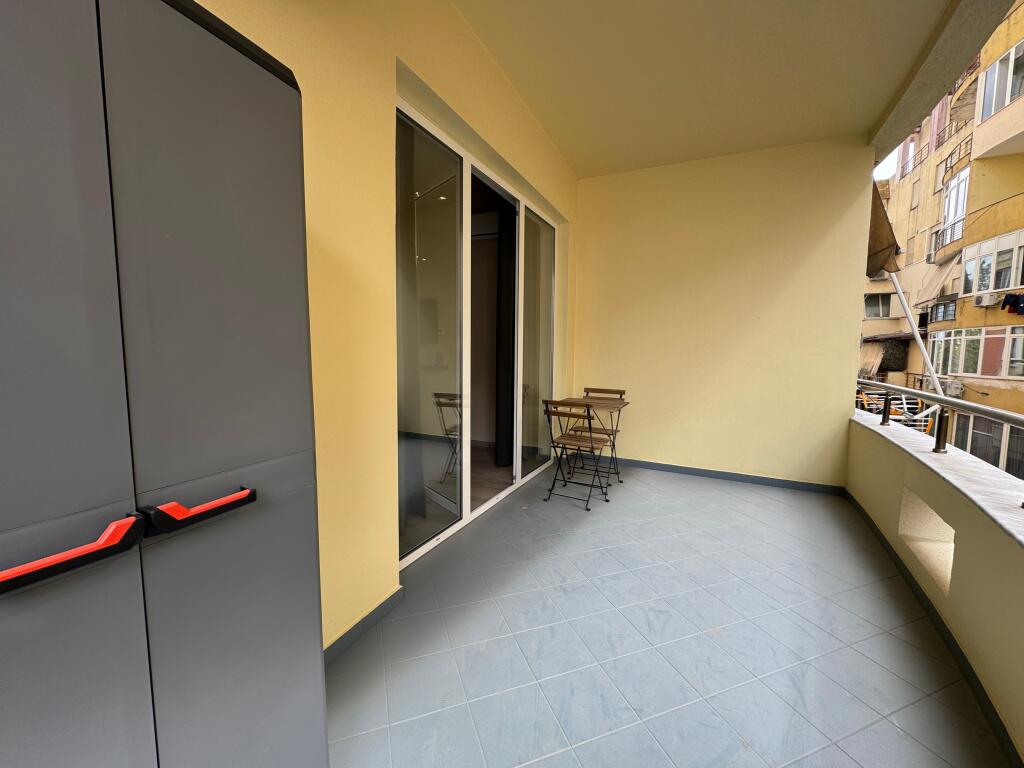 Qira, Apartament 1+1 Liqeni i Thatë, Tiranë.