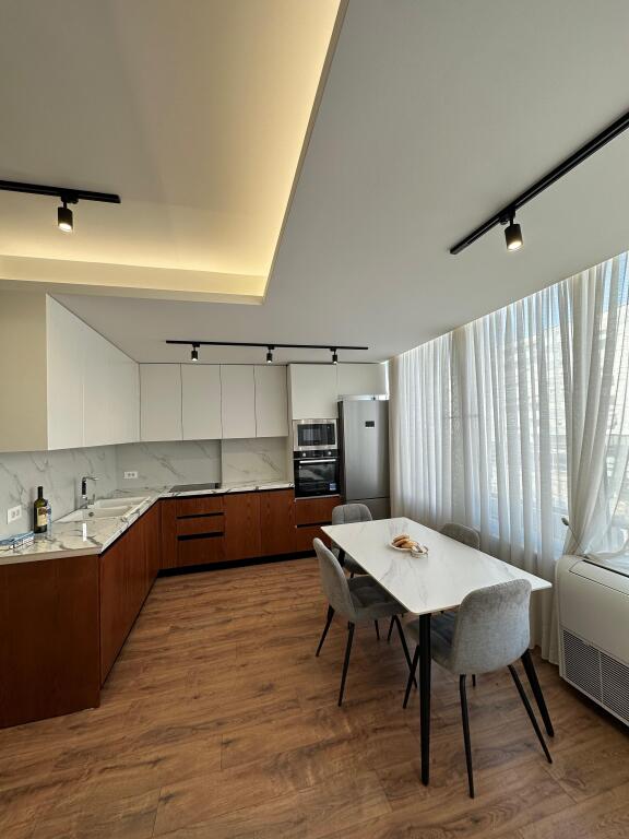 2+1+2 Apartment for Rent at Komuna e Parisit