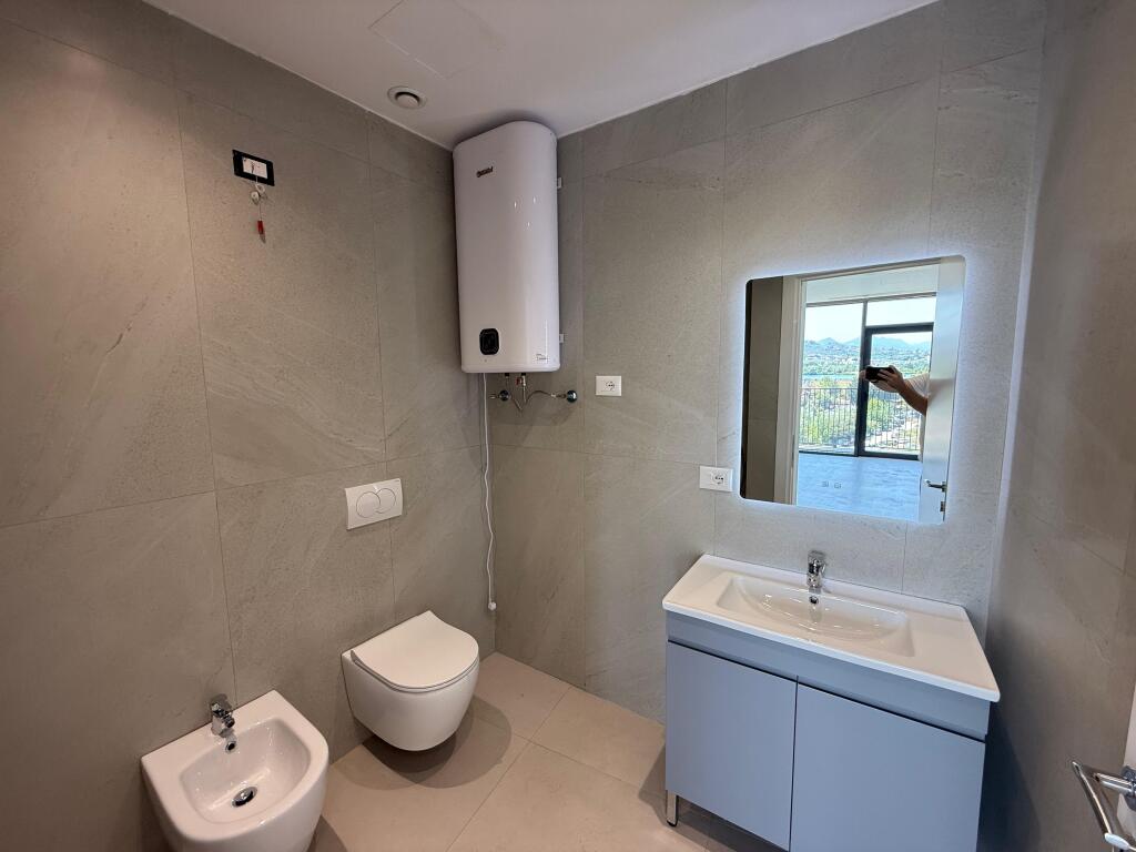 QIRA, AMBIENT PER ZYRA TEK LAKE VIEW RESIDENCE, Rr. e Kosovareve‼️