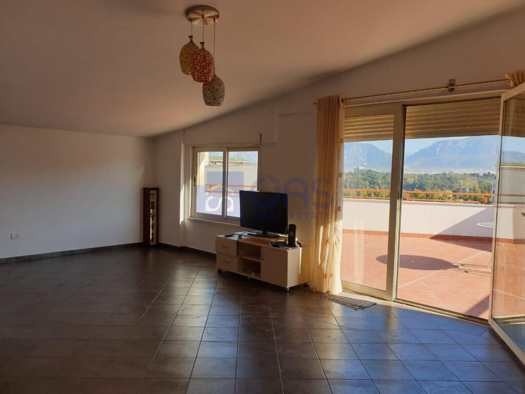 Apartment 4+1 for rent at Liqeni i Thate