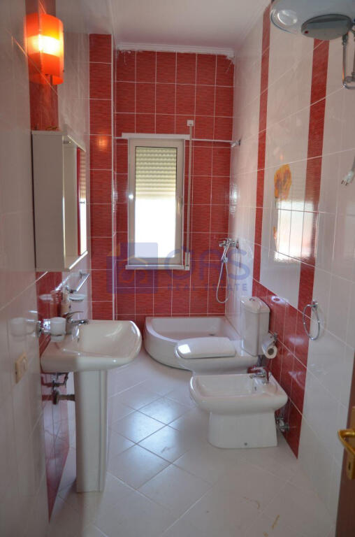 Apartment 4+1 for rent at Liqeni i Thate