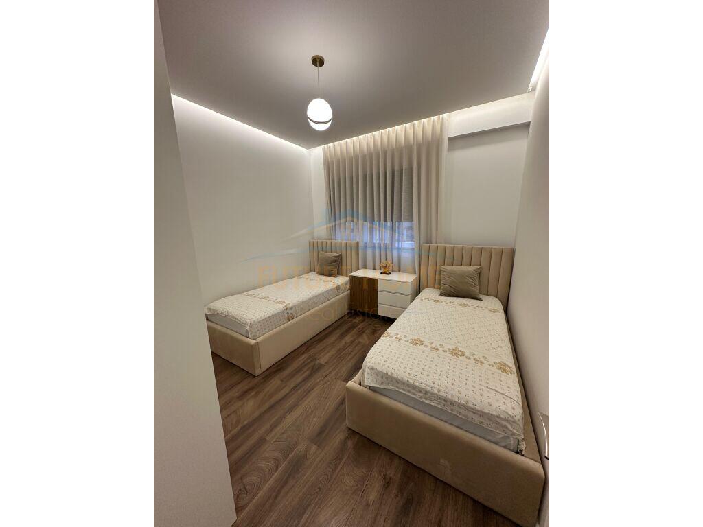 In vendita, Appartamento 3+1+2, Residenza Oasis, Tirana