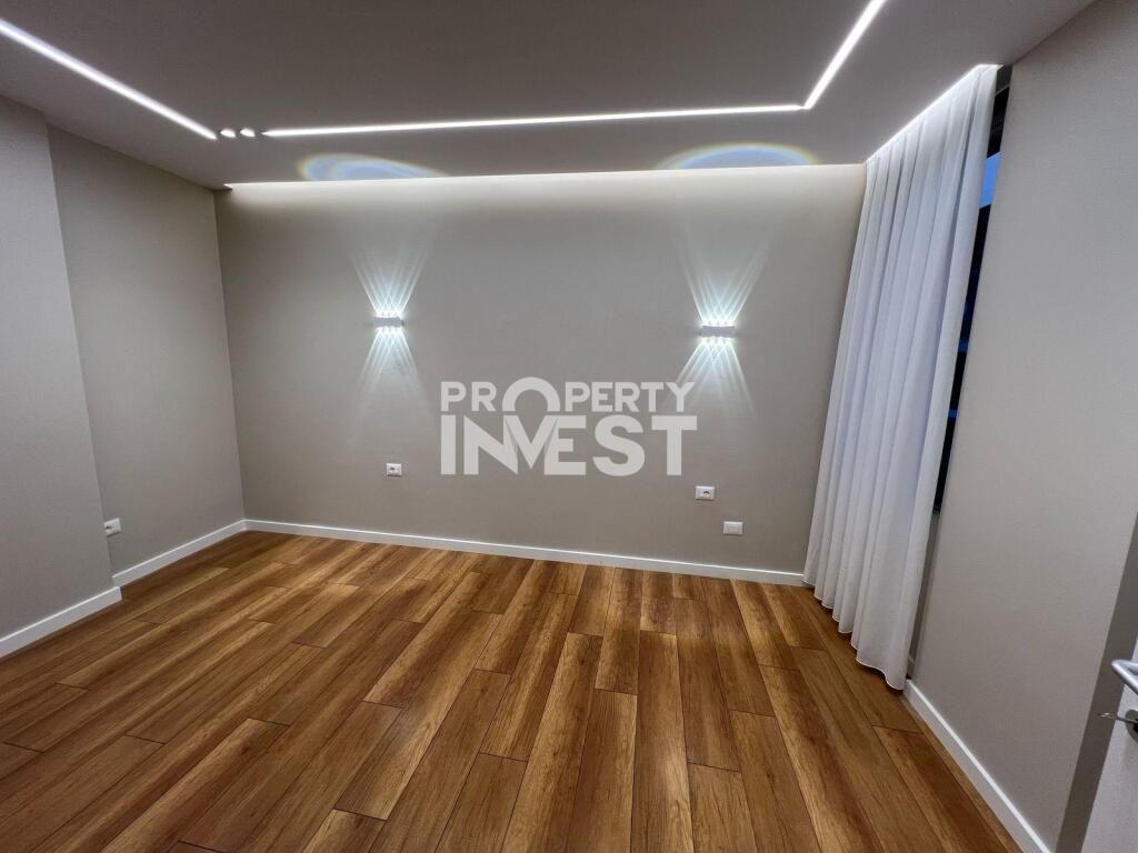 For sale 1+1 apartment, Naim Frashëri Street, 21 December