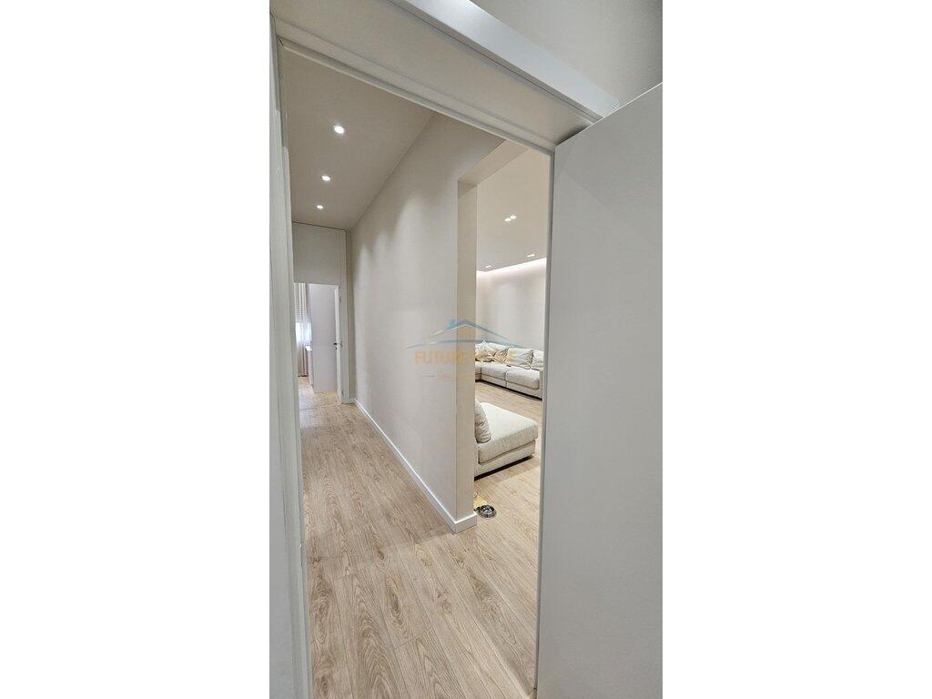 Shitet, Apartament 3+1+2, Liqeni i Thate, Tirane