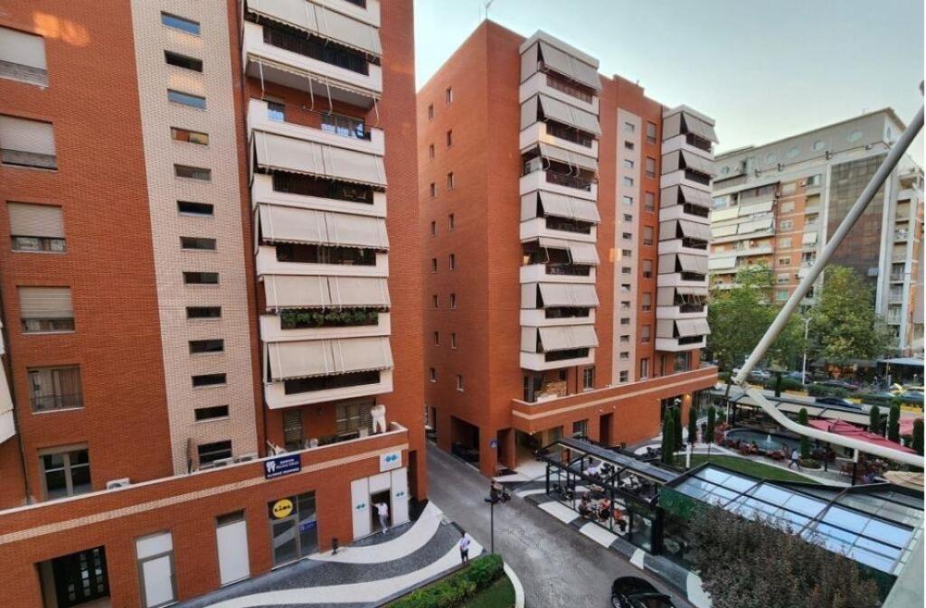 Local for Rent at Delijorgji Complex, Size: 90 m²