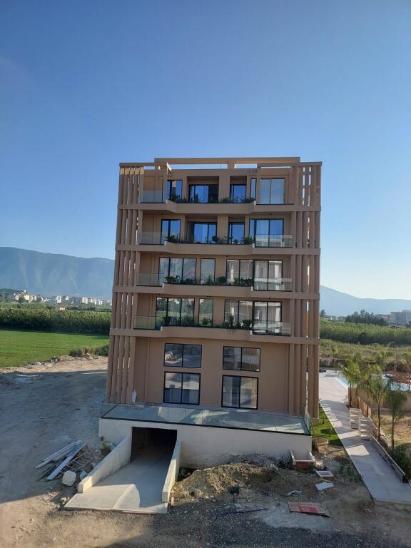  FOR SALE: 1-Bedroom Apartment in Radhimë (🍹Palm Resort) ⛱️Beachfront with Stunning Orikum Bay View – Floor 3 – Price: €161,650