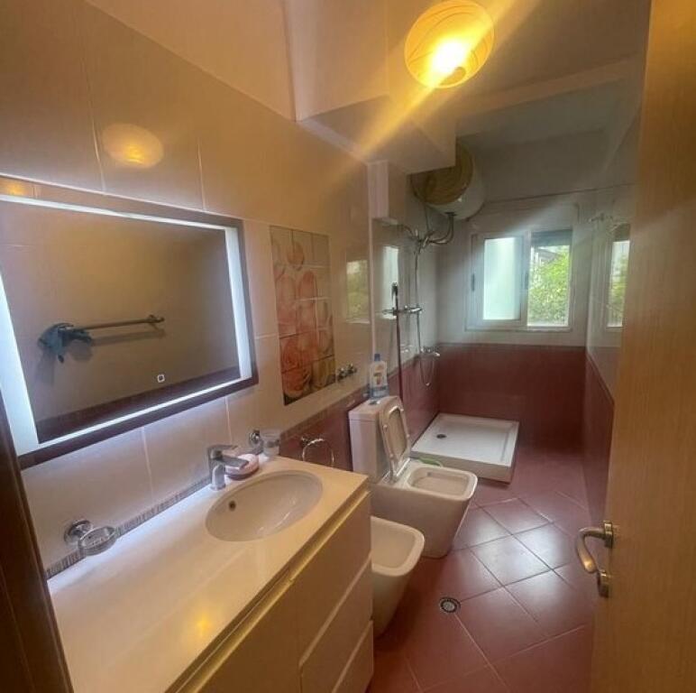 2+1 apartment for rent – Petronini Luarasi Street, Ballet School