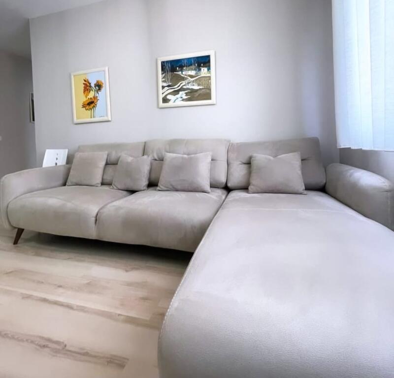 Paris Commune, at the beginning of the Delegations Park we sell: Super apartment 1+1