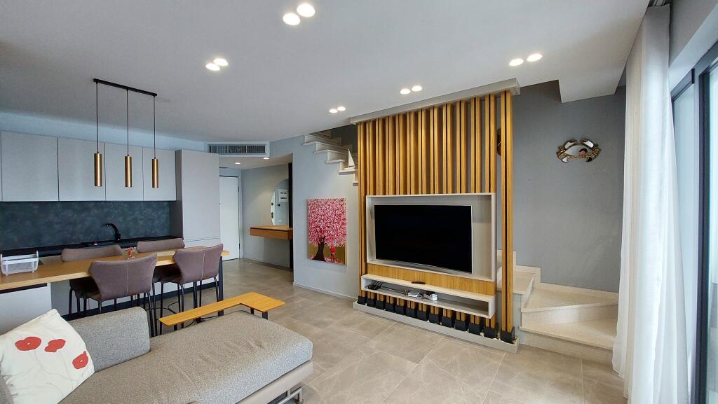 DUPLEX FOR SALE WITH A BEAUTIFUL VIEW OF THE SEA, COLD WATER VLORE.