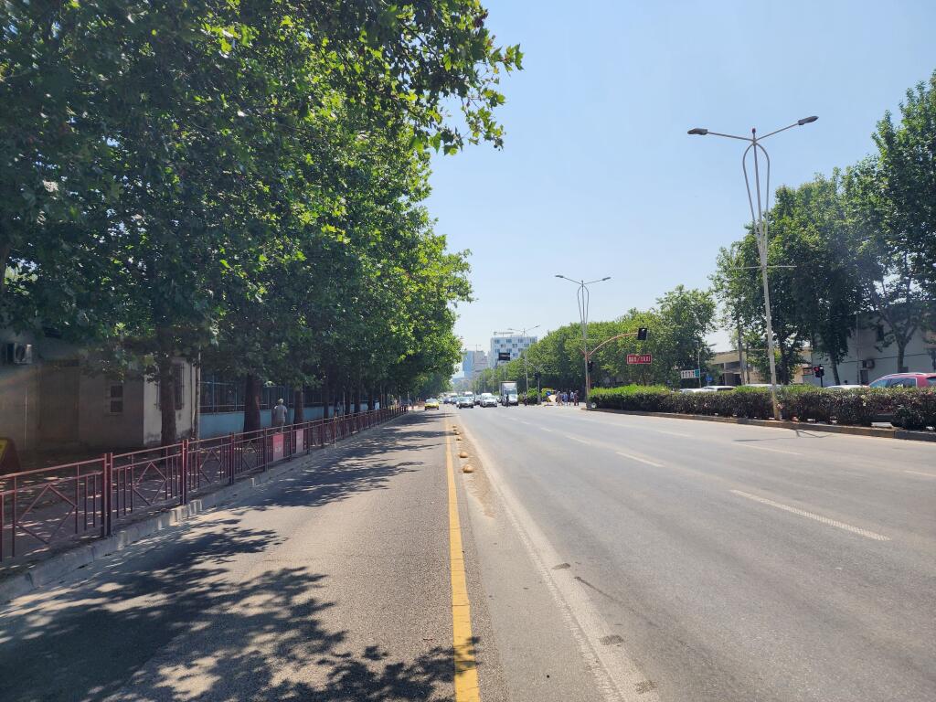 IN VENDITA: Negozio 47,50 m² (Complesso E88 - Cupola) 📍Accanto a Via Dritan Hoxha Piano Terra, Facciata in Vetro - Altezza 5 M