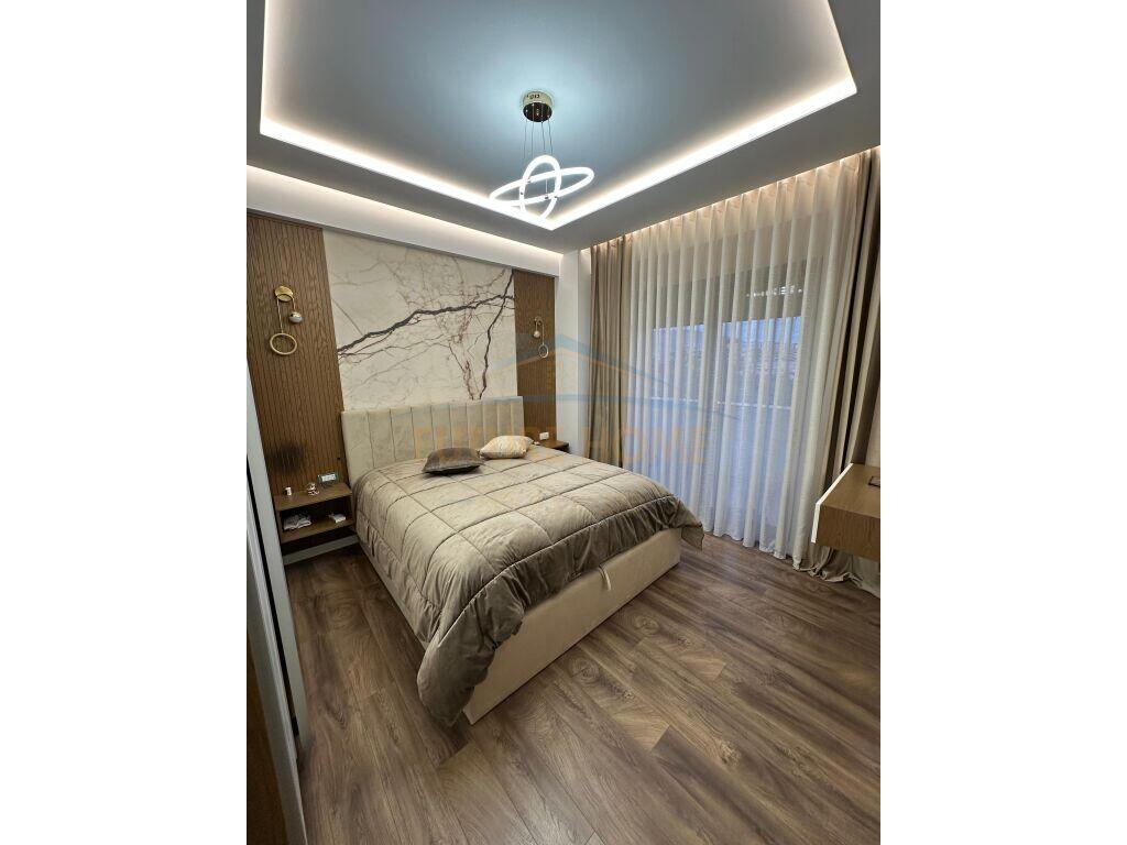 In vendita, Appartamento 3+1+2, Residenza Oasis, Tirana