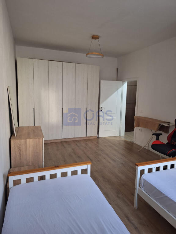 An apartment 1+1 is for rent on Barrikadave Street.