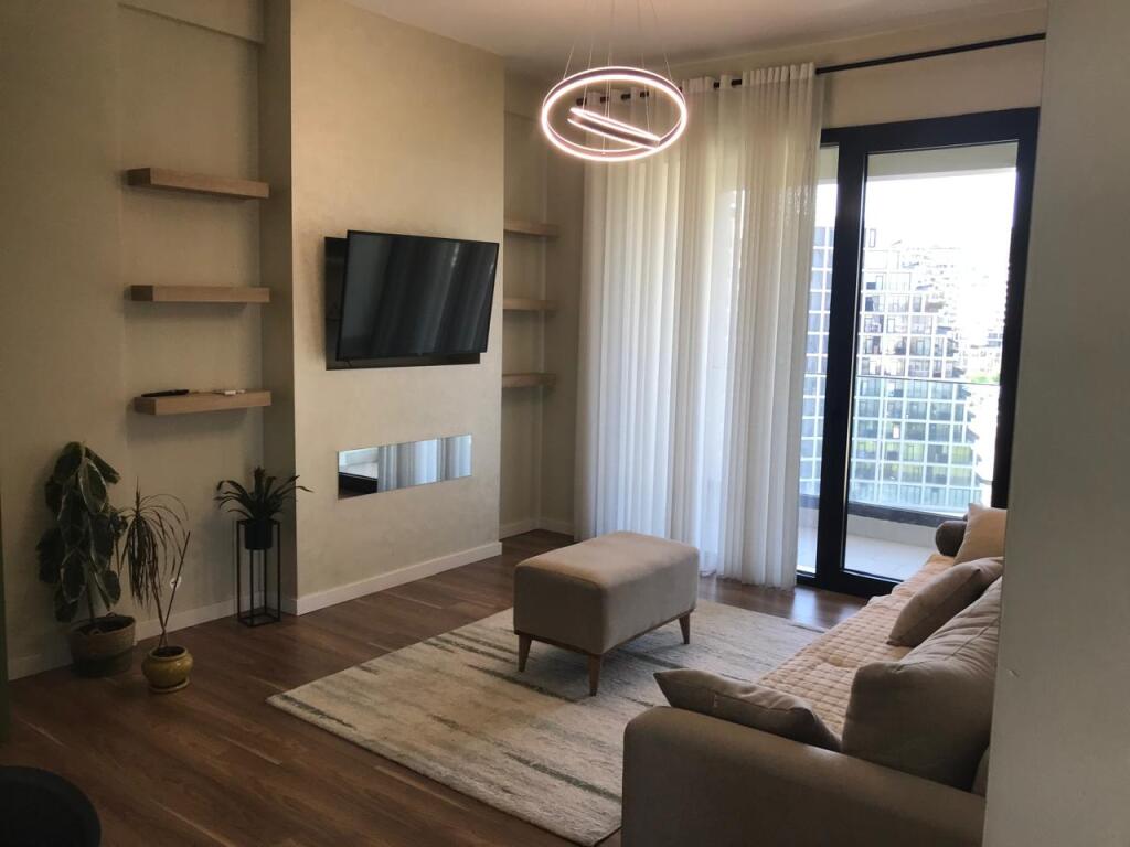 Modern 2+1+2 apartment for rent on Rruga e Kosovarëve!
