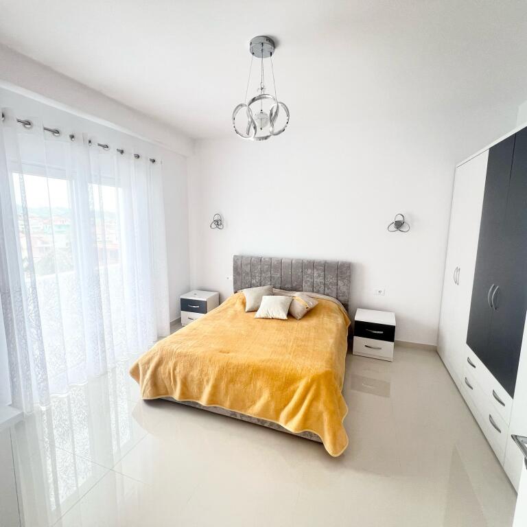 Apartament 2+1 për qira në Sauk